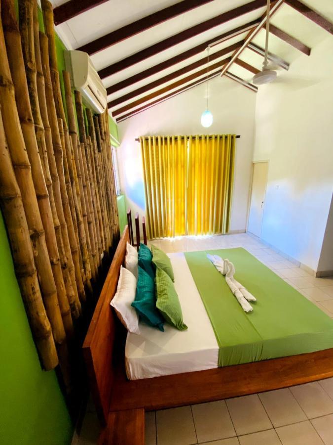 Surf N Spice - Hiriketiya Hotel Диквела Екстериор снимка
