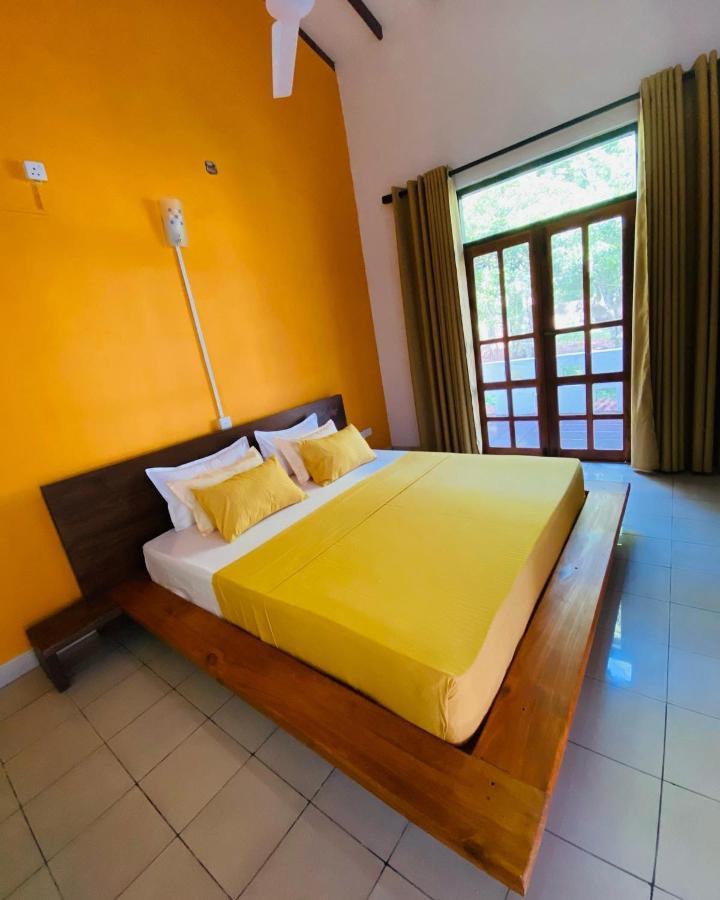 Surf N Spice - Hiriketiya Hotel Диквела Екстериор снимка