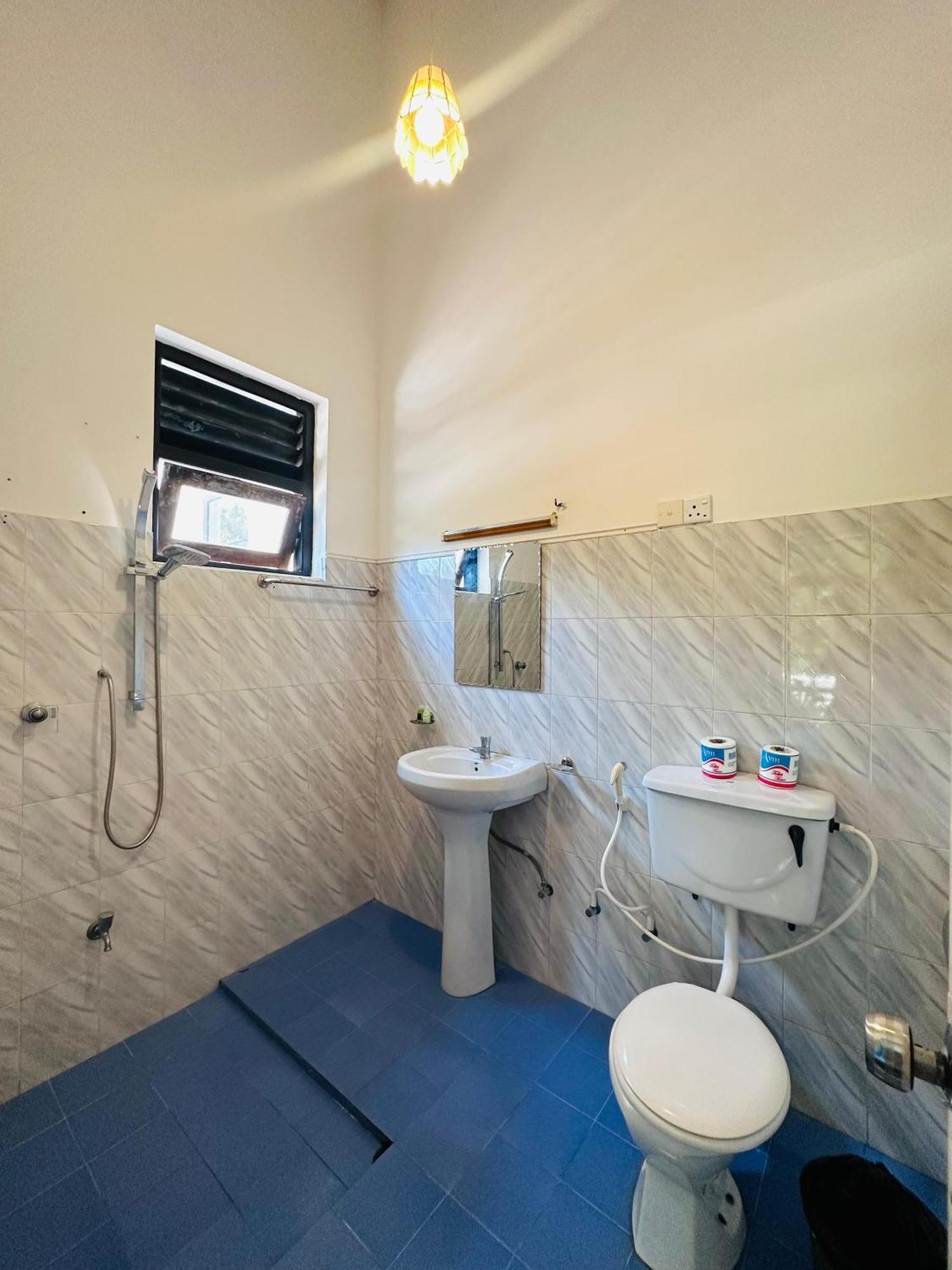 Surf N Spice - Hiriketiya Hotel Диквела Екстериор снимка